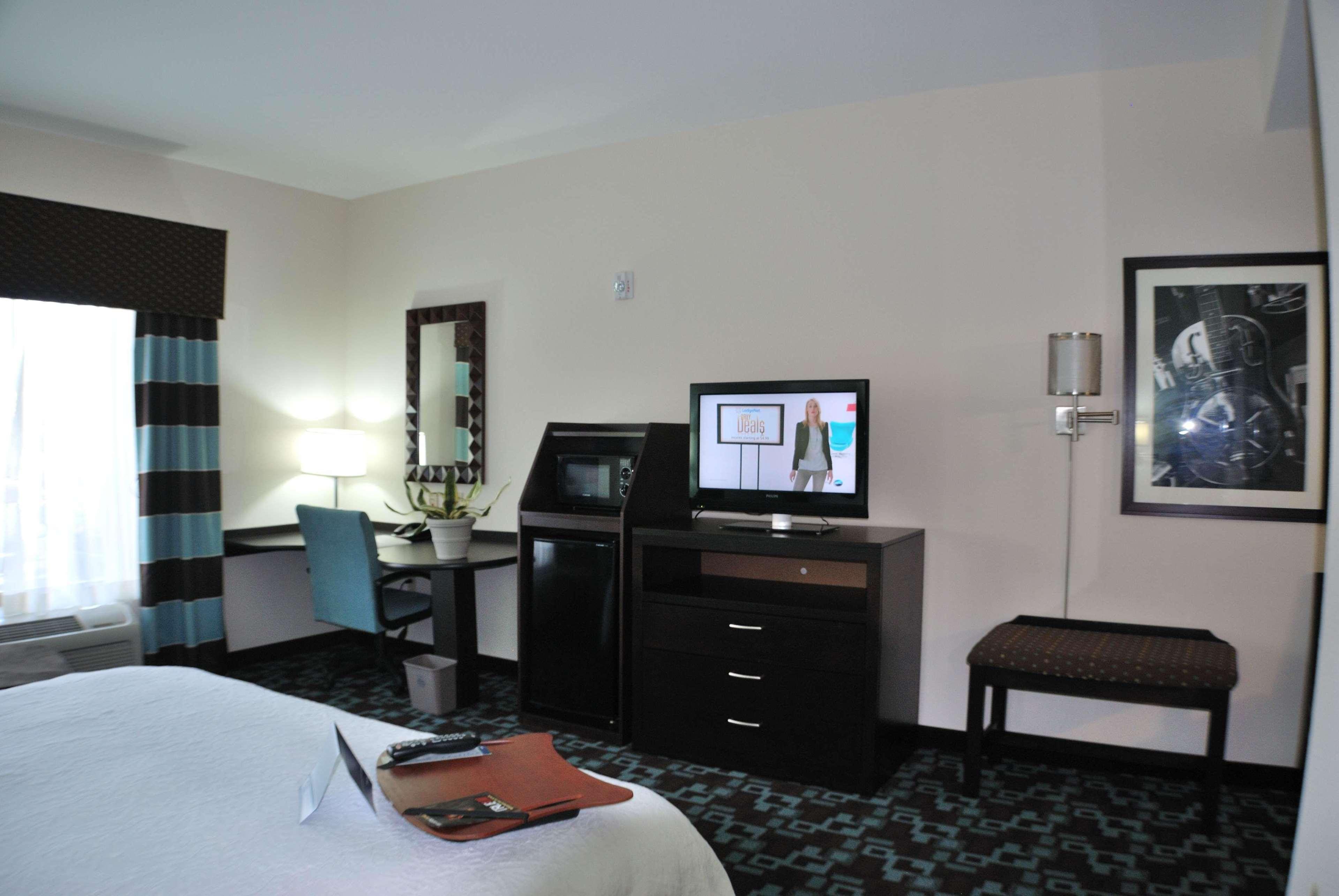 Hampton Inn & Suites Nashville At Opryland Habitación foto